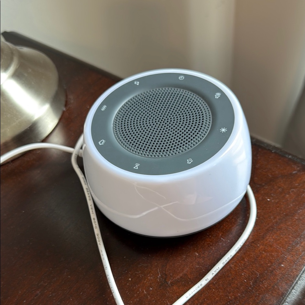 Night light sound machine